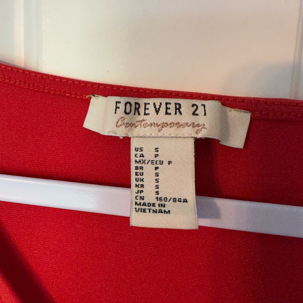 SOLD - Red V-Neck Contemporary Blouse - Picture 4 of 4